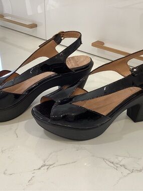Platform Slingback Heels in Black Patent